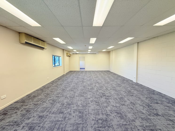 Click to view all images Unit 2B/677 Pine Ridge Road Biggera Waters QLD 4216 - Image 2