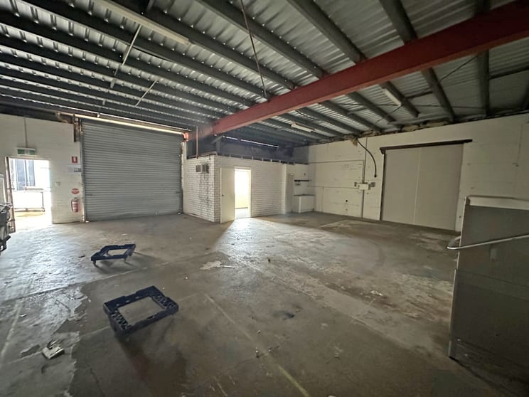 Click to view all images 2/4 Commerce Avenue Warana QLD 4575 - Image 3