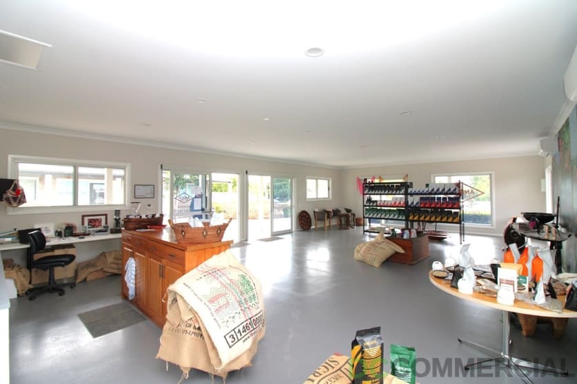 Click to view all images 1/10481 New England Highway Highfields QLD 4352 - Image 1