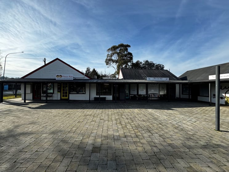 Click to view all images 4/23-25 Malbon Street Bungendore NSW 2621 - Image 3