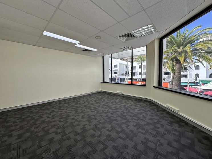 Click to view all images 26 Orchid Avenue Surfers Paradise QLD 4217 - Image 3