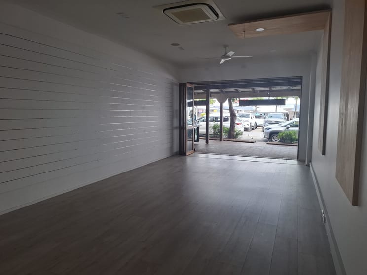 Click to view all images 18 Macrossan Street Port Douglas QLD 4877 - Image 2