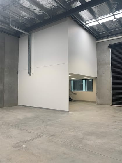 Click to view all images 4/51-55 Centre Way Croydon VIC 3136 - Image 3