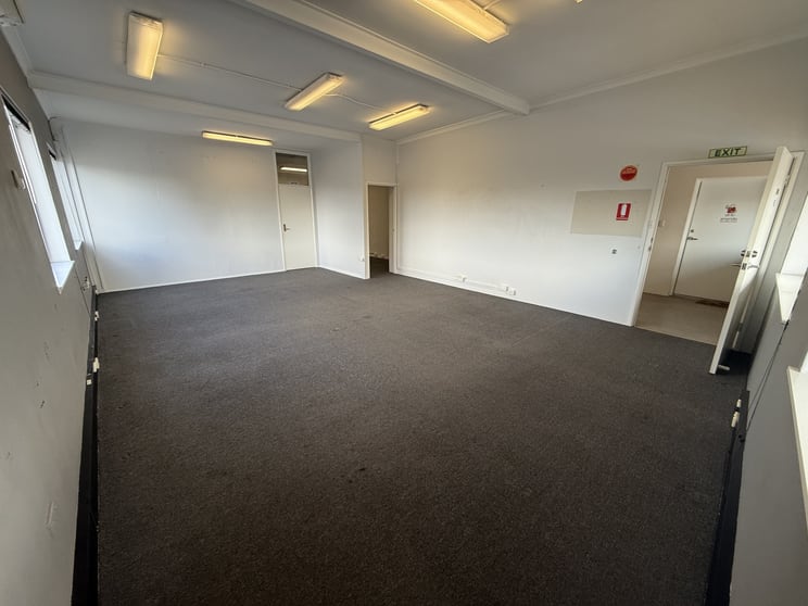 Click to view all images 7/3 Pirie Street Fyshwick ACT 2609 - Image 2
