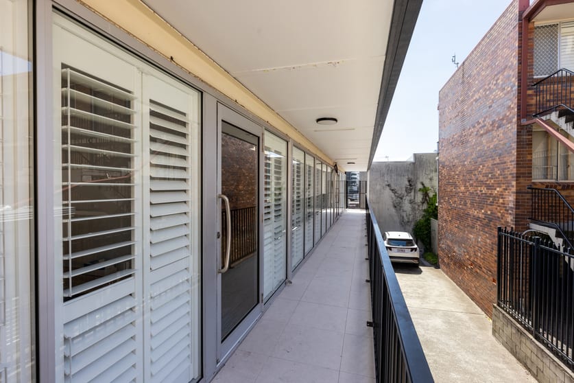 3/5 Park Avenue Burleigh Heads QLD 4220 - Image 3