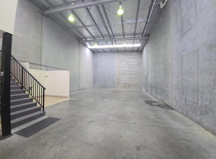 Click to view all images Unit 7/7 Teamster Close Tuggerah NSW 2259 - Image 2
