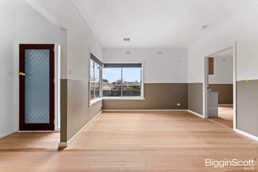 Click to view all images 42 Hanson Road Craigieburn VIC 3064 - Image 2