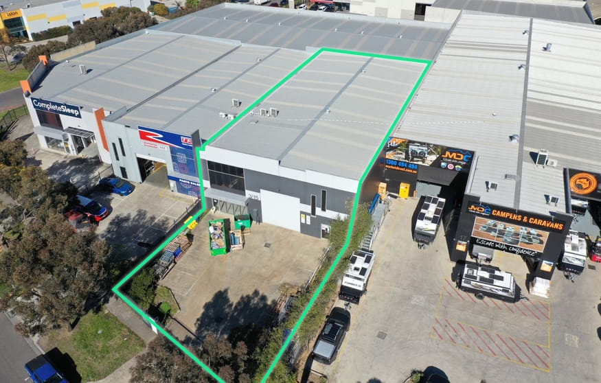 Click to view all images 3/15 Cooper Street Campbellfield VIC 3061 - Image 3