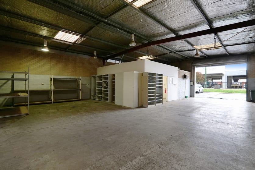 Click to view all images 3/122-124 Dowd Street Welshpool WA 6106 - Image 3