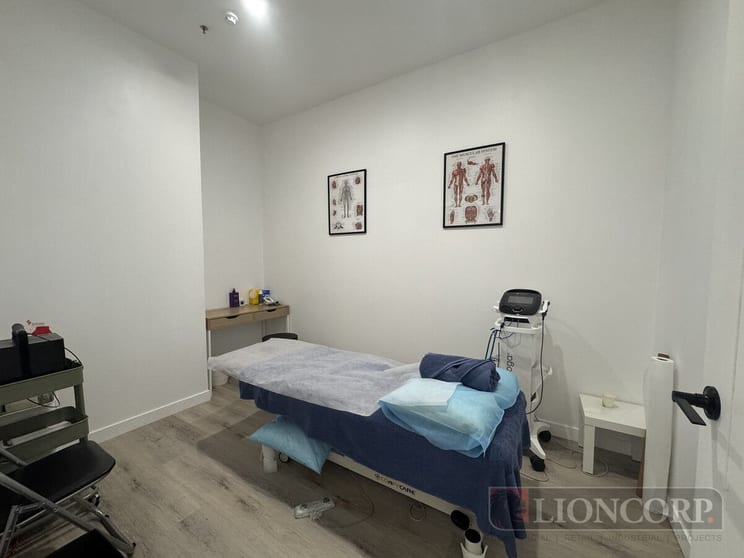 Click to view all images Springwood QLD 4127 - Image 2