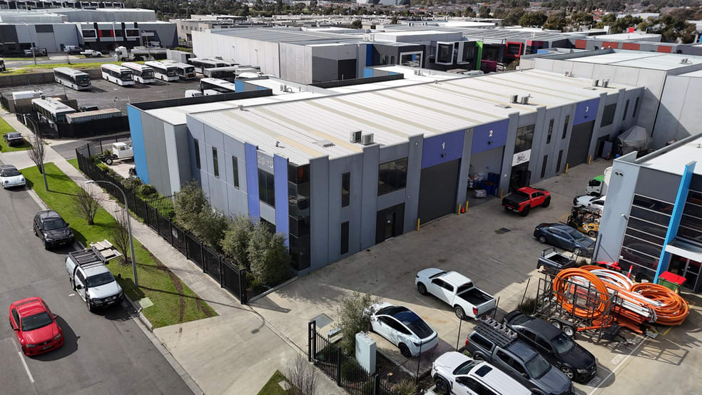 Click to view all images 1/18-20 Futures Road Cranbourne West VIC 3977 - Image 2