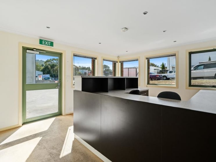 Click to view all images 4 McIntyre Street Mornington TAS 7018 - Image 3