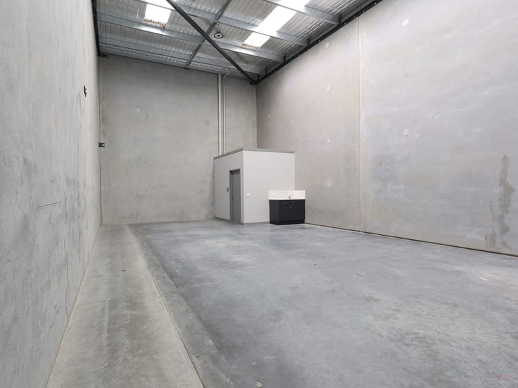 Click to view all images 2 Red Fields Road Moss Vale NSW 2577 - Image 3