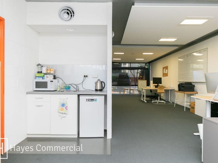 Click to view all images 1D Pearse Street North Fremantle WA 6159 - Image 2