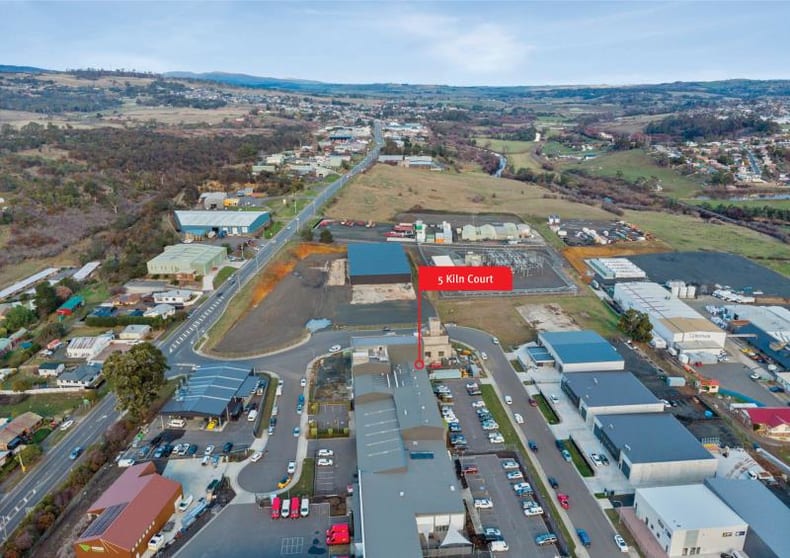 Click to view all images Garage/5 Kiln Court St Leonards TAS 7250 - Image 1