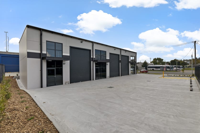 Click to view all images Unit 2/17 Cessnock Street Cessnock NSW 2325 - Image 2