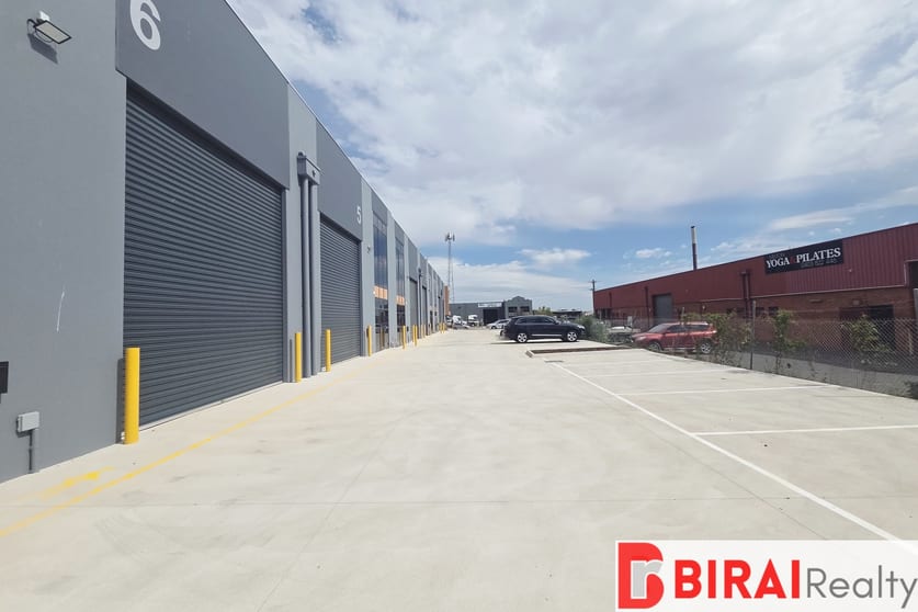 Click to view all images 2/8 Collins Road Melton VIC 3337 - Image 3