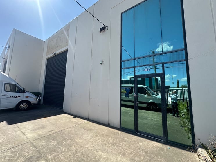 Click to view all images 2/49 Lara Way Campbellfield VIC 3061 - Image 2