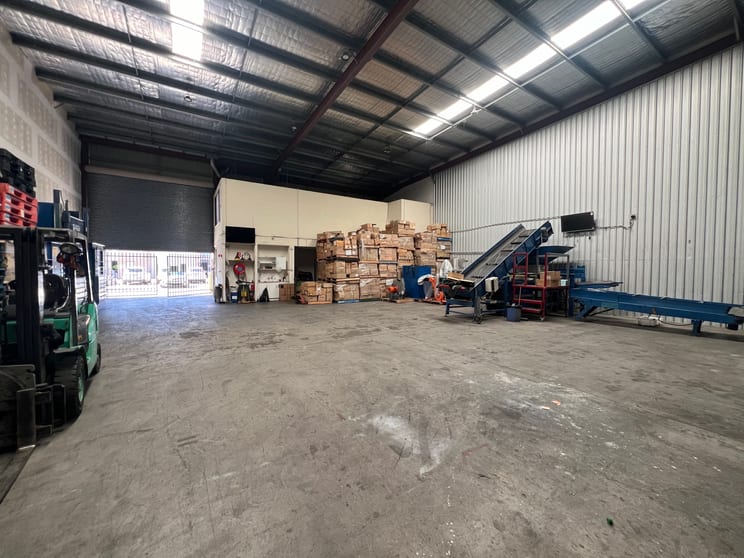 Click to view all images Unit 2/274-276 Hoxton Park Road Prestons NSW 2170 - Image 3
