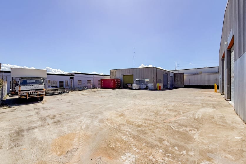 Click to view all images 34 Enterprise Street Caloundra West QLD 4551 - Image 2