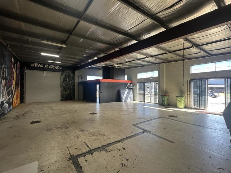 Click to view all images Unit 1/11 Brendan Drive Nerang QLD 4211 - Image 3