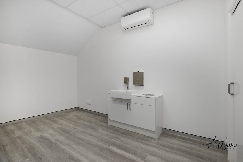 Click to view all images 2/117 John Street Cabramatta NSW 2166 - Image 3