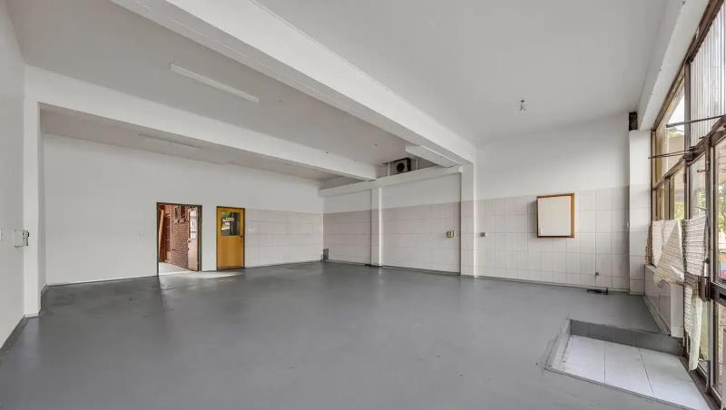 46 Stradbroke Drive St Albans VIC 3021 - Image 2