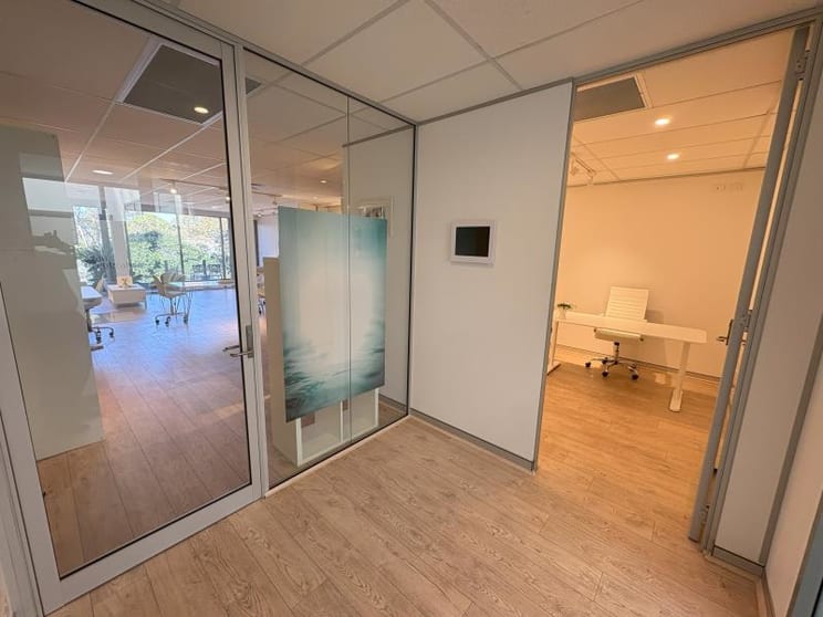 Click to view all images Mona Vale NSW 2103 - Image 1