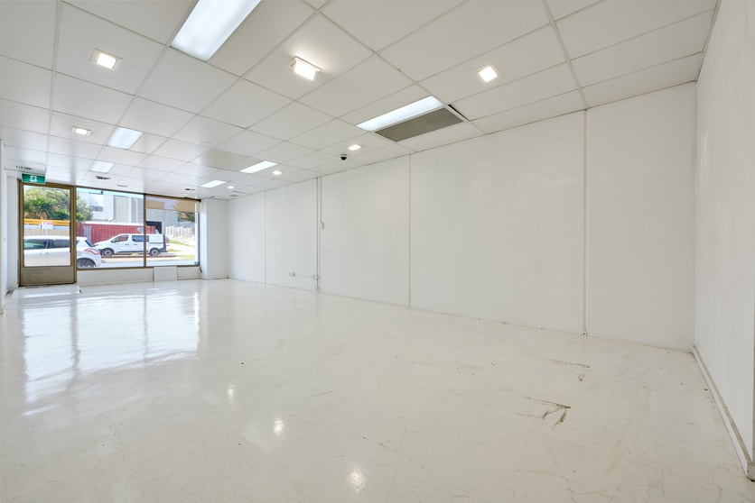 Click to view all images 4 & 5/119-125 Ocean Beach Road Sorrento VIC 3943 - Image 2