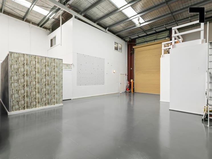Click to view all images 2 Taylor Street Yarraville VIC 3013 - Image 2