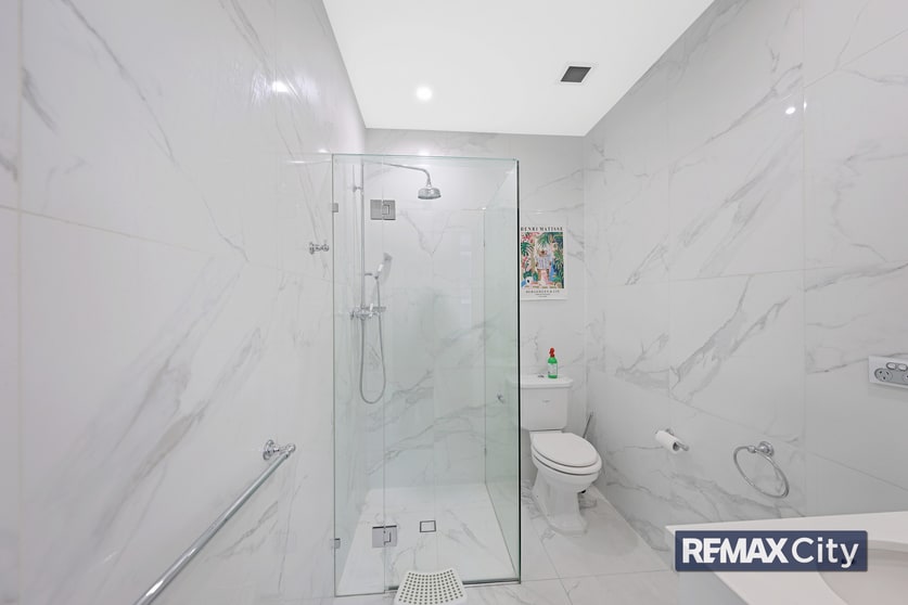 Click to view all images Level 3, 303/188 Edward Street Brisbane City QLD 4000 - Image 2