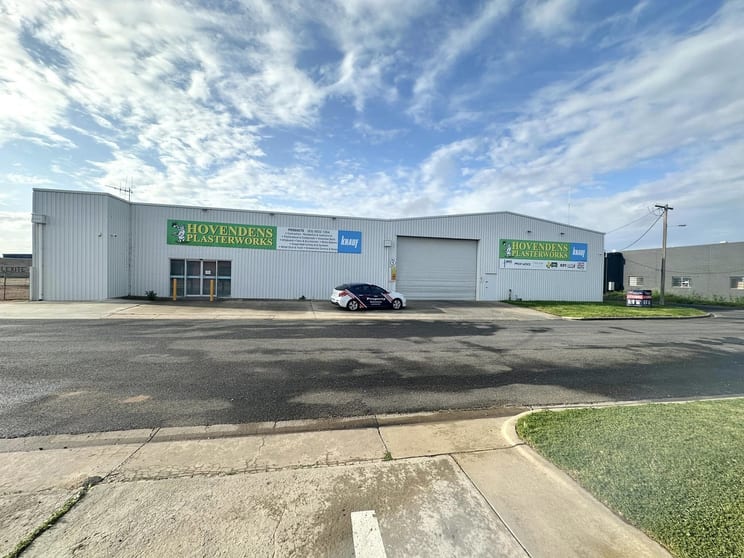 Click to view all images 12-16 King street Swan Hill VIC 3585 - Image 2