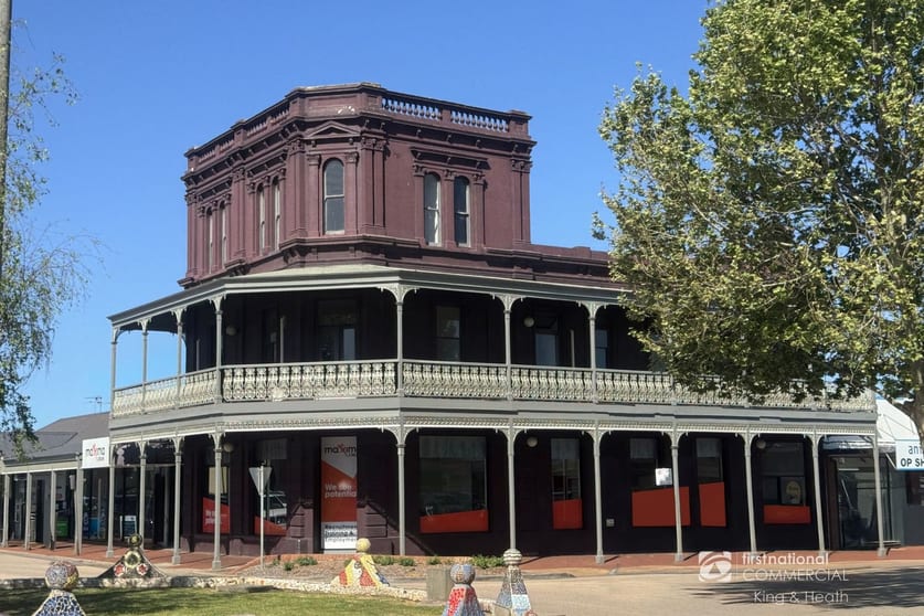Click to view all images Office 2/11 Bailey Street Bairnsdale VIC 3875 - Image 1