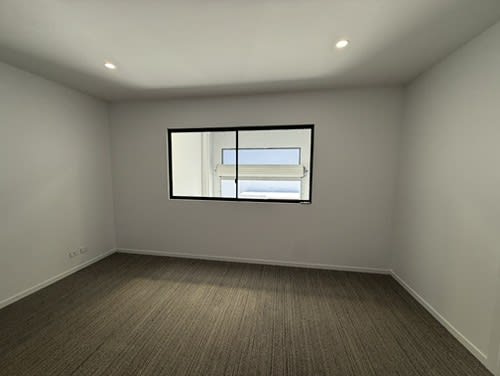 Click to view all images 11/3 Enterprise Street Molendinar QLD 4214 - Image 3