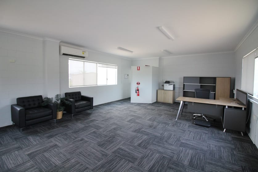 Click to view all images Unit 3/1-3 Smith St Hyde Park QLD 4812 - Image 1