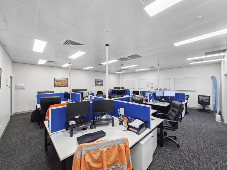 Click to view all images Level 1, Office 2/93 Goondoon Street Gladstone QLD 4680 - Image 2