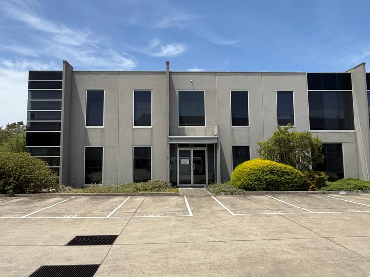 Click to view all images 17/31 Fiveways Boulevard Keysborough VIC 3173 - Image 1