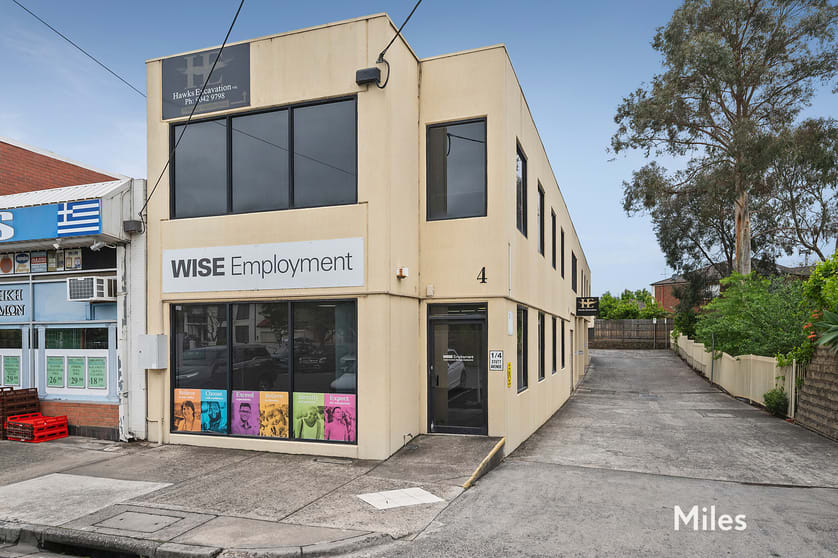 Click to view all images 1/4 Stutt Avenue Doncaster VIC 3108 - Image 1