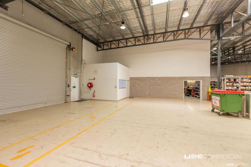Click to view all images 2/17 Cessnock Street Fyshwick ACT 2609 - Image 3