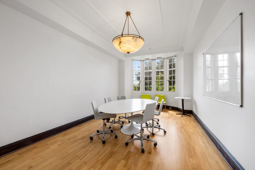 Click to view all images 302/135-137 Macquarie Street Sydney NSW 2000 - Image 3