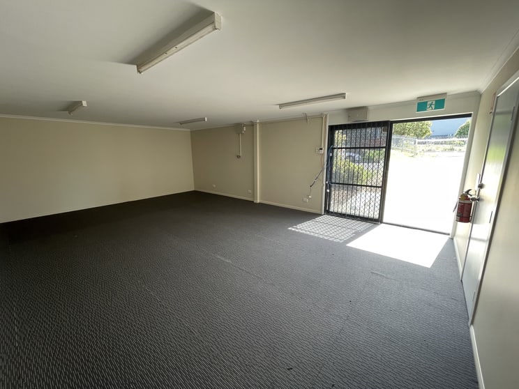Click to view all images 5/12 Brook Street North Toowoomba QLD 4350 - Image 3