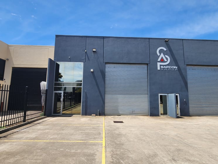 Click to view all images 41 Lillee Crescent Tullamarine VIC 3043 - Image 3