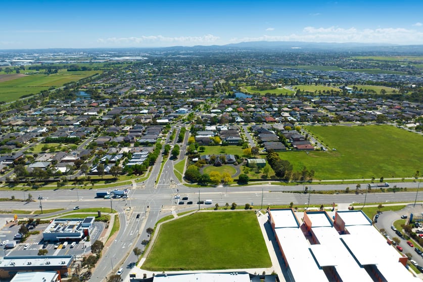 Click to view all images 940 Thompsons Road Cranbourne West VIC 3977 - Image 1