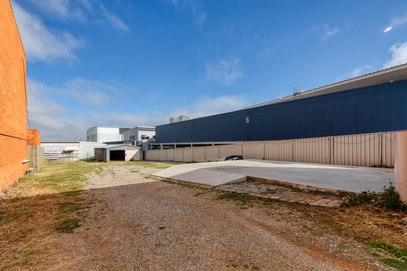 Click to view all images Ground Shed/19 Lyell Street Fyshwick ACT 2609 - Image 2
