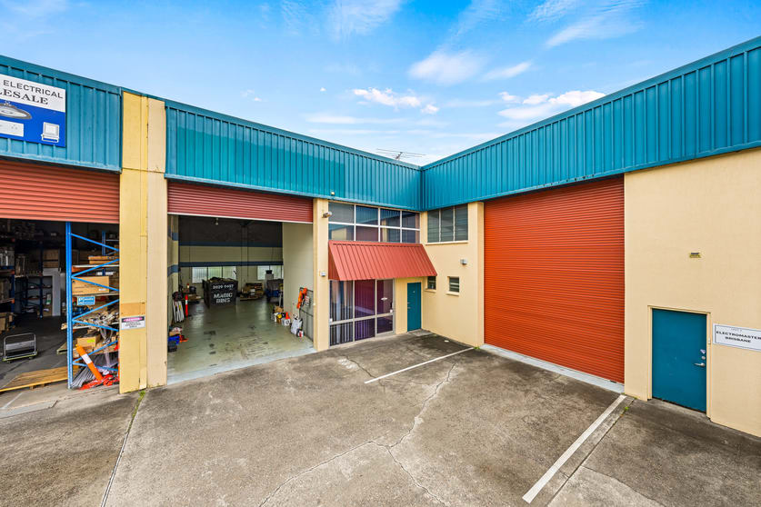 Click to view all images 3/38 Devlan Street Mansfield QLD 4122 - Image 2