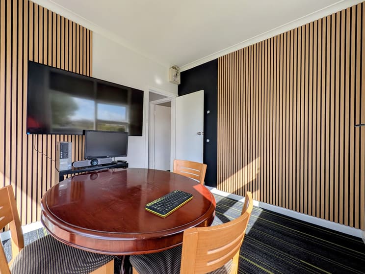 Click to view all images 2/178 Commercial St Mount Gambier SA 5290 - Image 2