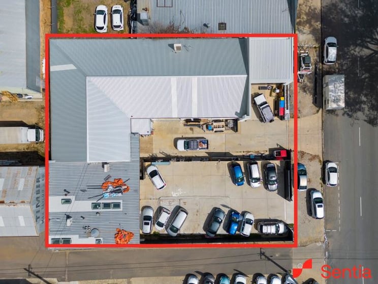 Click to view all images 3/8 Geelong Street Fyshwick ACT 2609 - Image 3