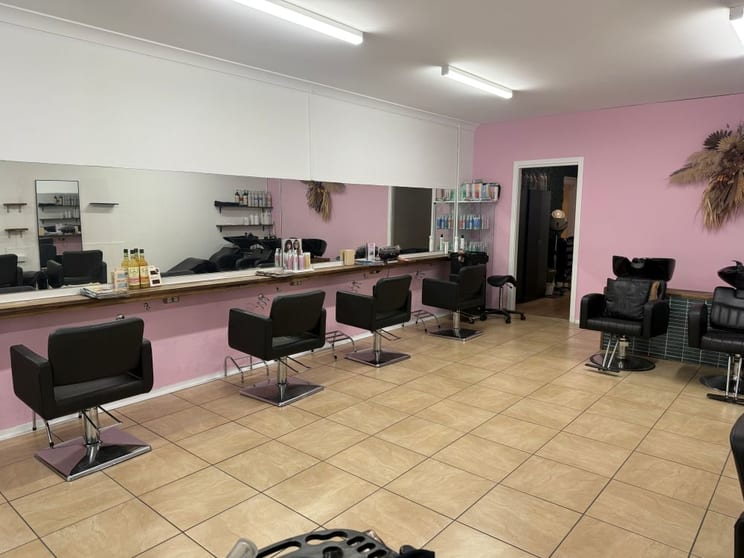 Shop 3/62 Cams Boulevard Summerland Point NSW 2259 - Image 2