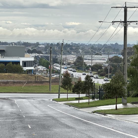 Click to view all images 5 - 6 Carl Court Hallam VIC 3803 - Image 3