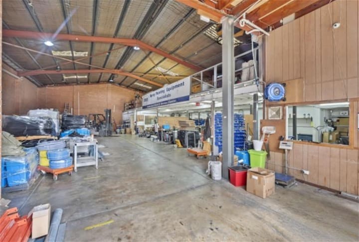 Click to view all images 27 Carlingford Street Regents Park NSW 2143 - Image 2